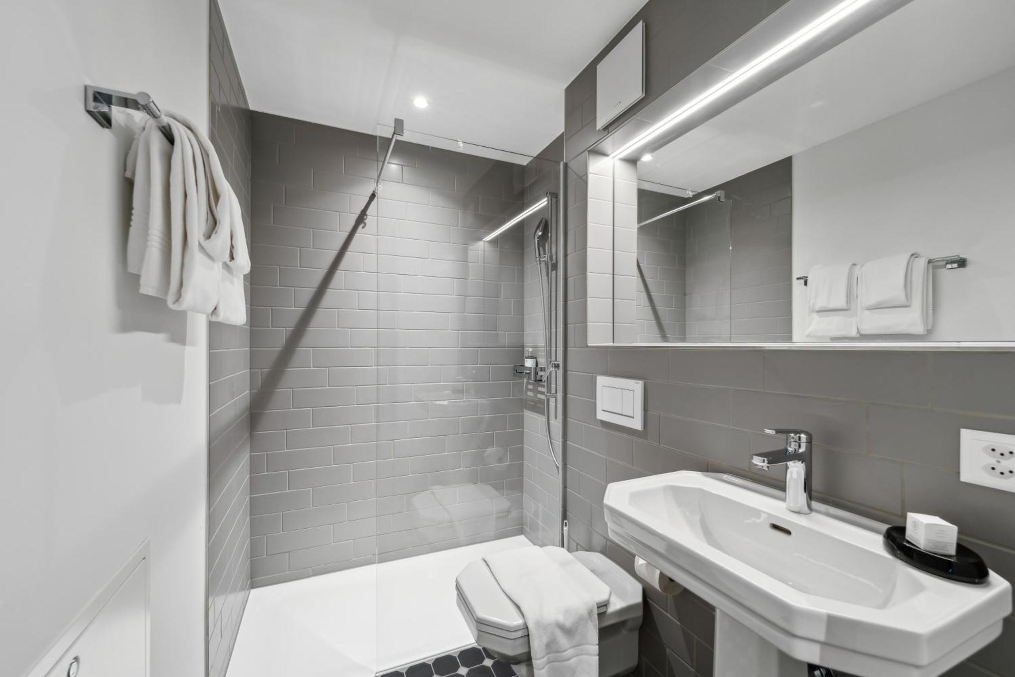 Hotel Glandon Haldenhof - Self-check-in Luzern